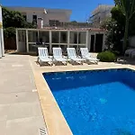 Mountain View With Private Pool Hébergement de vacances *